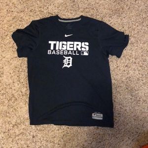 Detroit Tigers Nike Dri Fit shirt Size M